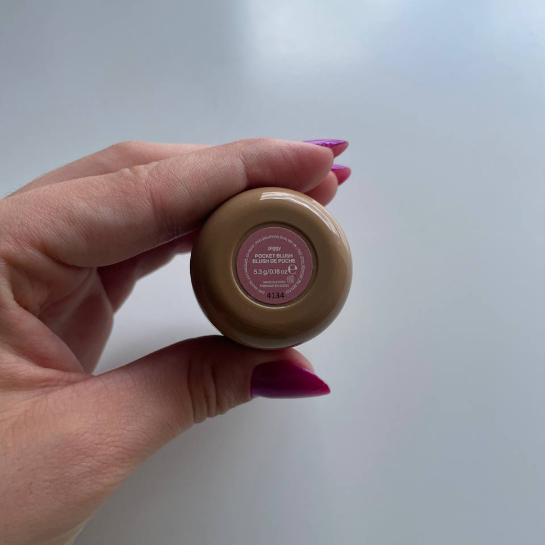 Blush Rhode Pocket Blush The Natural Flush | Piggy (Sem caixa, embalagem levemente arranhada)