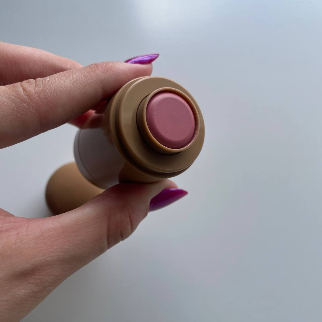 Blush Rhode Pocket Blush The Natural Flush | Piggy (Sem caixa, embalagem levemente arranhada)