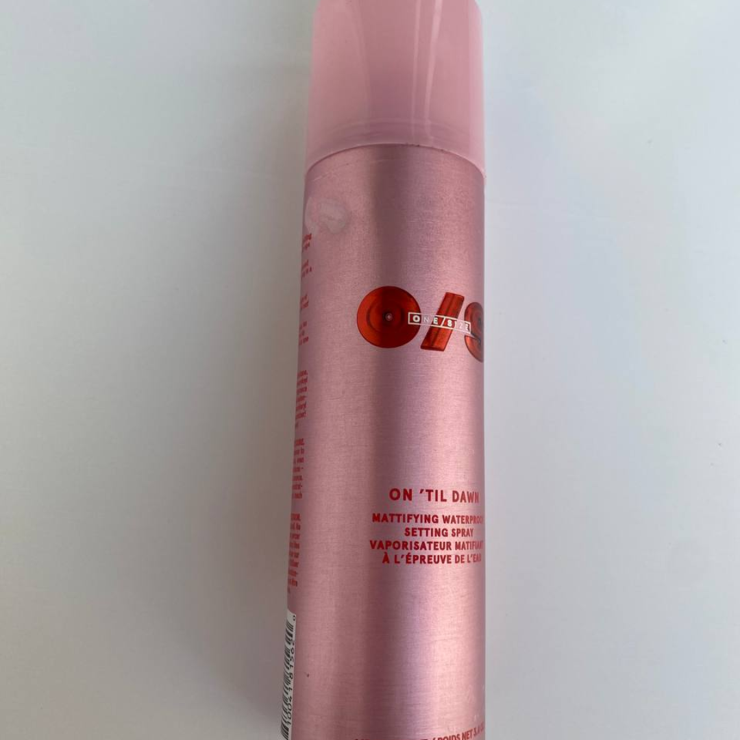 Fixador de Maquiagem One\Size On' Til Dawn Mattifying Waterproof Setting Spray 143ml (Embalagem Amassada)